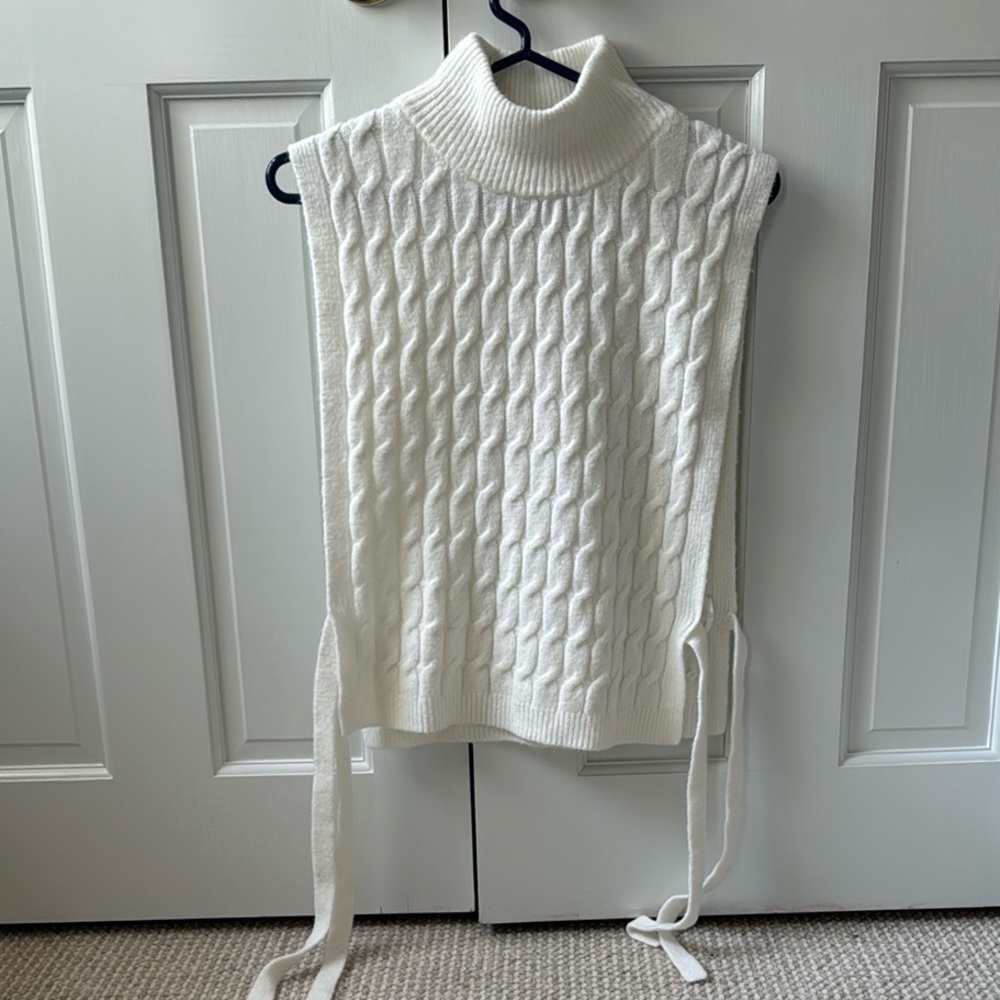 White Cable Knit Sleeveless Sweater